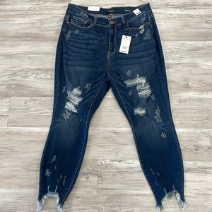 BNWT Judy Blue Skinny Fit mid rise distressed jean